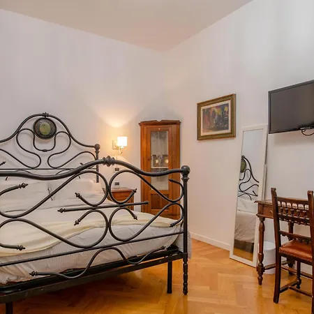 Ca Mesnil, Patio Apartment *