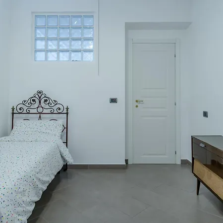 Ca Mesnil, Patio Turijn