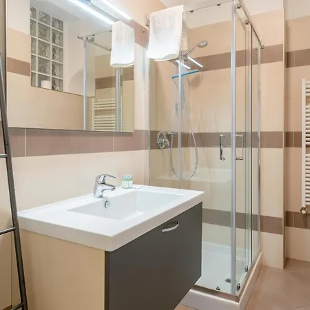 Ca Mesnil, Patio شقة تورينو
